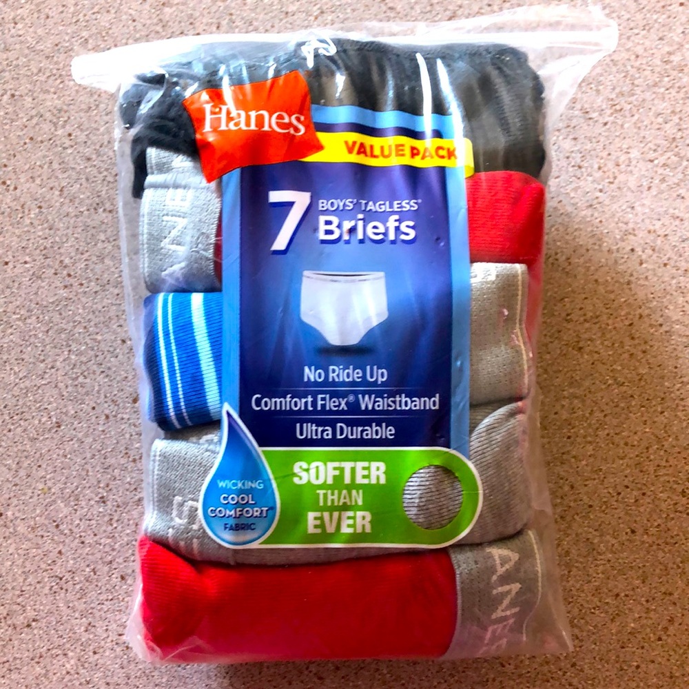 Hanes 7 Boys tables Briefs